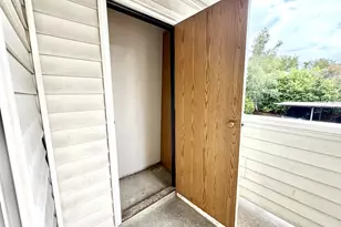 11040 SW Greenburg Rd, Portland, OR 97210 - Photo 22