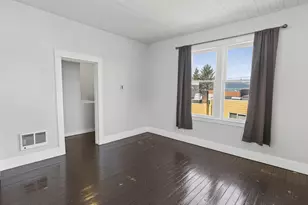 103 Washington St, Astoria, OR 97103 - Photo 16