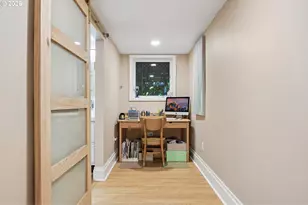 2300 SW Seymour Dr, Portland, OR 97239 - Photo 36
