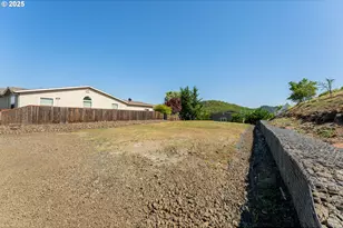 621 Highland Vista Ln, Roseburg, OR 97471 - Photo 32