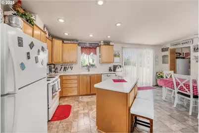 621 Highland Vista Ln, Roseburg, OR 97471 - Photo 6