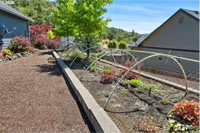 1530 NE Rocky Dr, Roseburg, OR 97470 - Photo 28