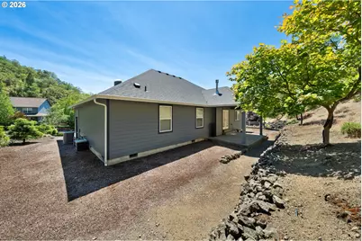 1530 NE Rocky Dr, Roseburg, OR 97470 - Photo 26