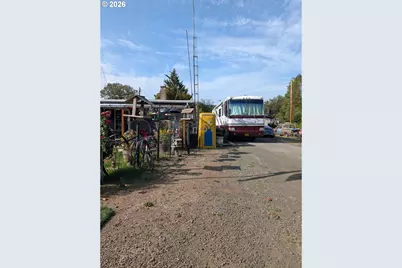 591 NW Douglas Blvd, Winston, OR 97496 - Photo 10