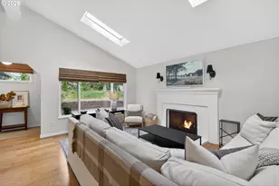 9843 SW 2nd Ave, Portland, OR 97219 - Photo 6