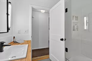 9843 SW 2nd Ave, Portland, OR 97219 - Photo 30