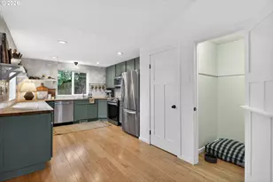 9843 SW 2nd Ave, Portland, OR 97219 - Photo 16