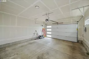 10054 SE Elderberry St, Happy Valley, OR 97086 - Photo 36