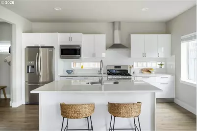 10054 SE Elderberry St, Happy Valley, OR 97086 - Photo 12