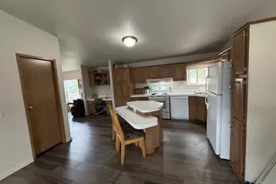 553 Carol St, Lowell, OR 97452 - Photo 2