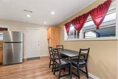 9136 SE Steele St, Portland, OR 97266 - Photo 6