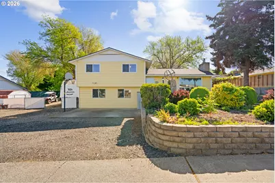 445 SE 7th St, Hermiston, OR 97838 - Photo 2