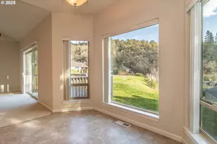 1737 NE Shale Ct, Roseburg, OR 97470 - Photo 18