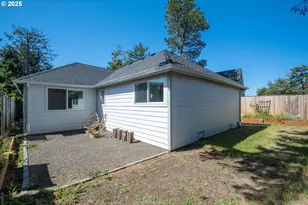 135 Laurel St, Gleneden Beach, OR 97388 - Photo 4