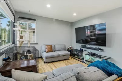 11937 NE Holladay St, Portland, OR 97220 - Photo 2