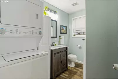 11937 NE Holladay St, Portland, OR 97220 - Photo 10