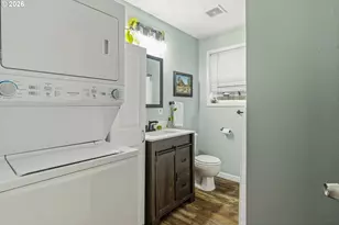 11937 NE Holladay St, Portland, OR 97220 - Photo 10