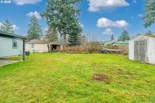 11937 NE Holladay St, Portland, OR 97220 - Photo 16