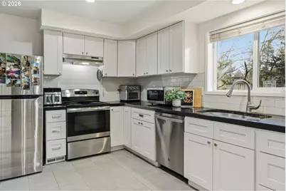 11937 NE Holladay St, Portland, OR 97220 - Photo 4