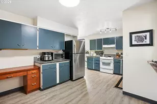 12406 SE Raymond St, Portland, OR 97236 - Photo 18