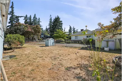 12406 SE Raymond St, Portland, OR 97236 - Photo 28