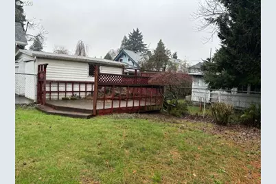 2027 N Webster St, Portland, OR 97217 - Photo 12