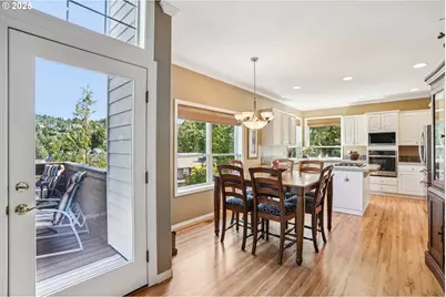 9625 NW Fleischner St, Portland, OR 97229 - Photo 10