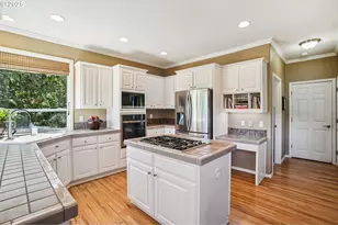 9625 NW Fleischner St, Portland, OR 97229 - Photo 18