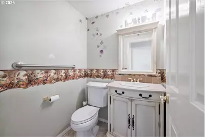 585 E McAdams Rd, Longview, WA 98632 - Photo 16