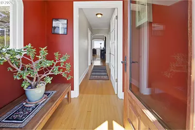 570 W Lexington Ave, Astoria, OR 97103 - Photo 2