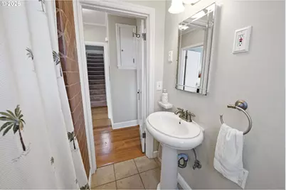 570 W Lexington Ave, Astoria, OR 97103 - Photo 8