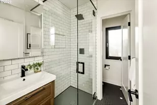 7135 N Delaware Ave, Portland, OR 97217 - Photo 18