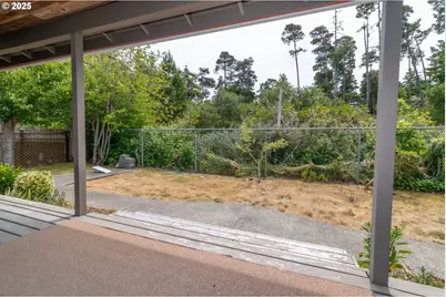 2040 23rd St, Florence, OR 97439 - Photo 28
