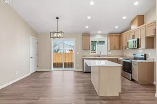 206 Douglas St, Longview, WA 98632 - Photo 4