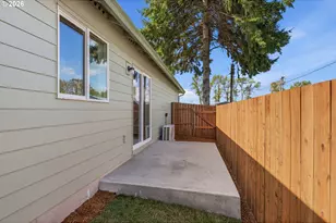 206 Douglas St, Longview, WA 98632 - Photo 2