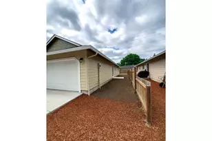 206 Douglas St, Longview, WA 98632 - Photo 6