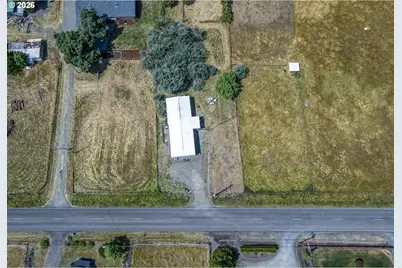 82784 Howe Ln, Creswell, OR 97426 - Photo 2