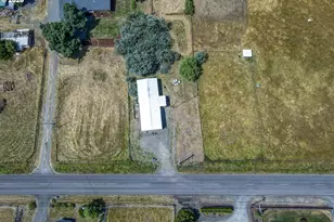 82784 Howe Ln, Creswell, OR 97426 - Photo 2