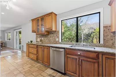 5585 NW Peregrine Pl, Portland, OR 97229 - Photo 18