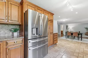 5585 NW Peregrine Pl, Portland, OR 97229 - Photo 20