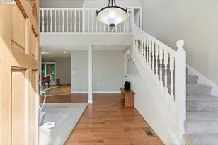 5585 NW Peregrine Pl, Portland, OR 97229 - Photo 4