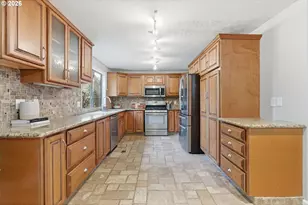 5585 NW Peregrine Pl, Portland, OR 97229 - Photo 14