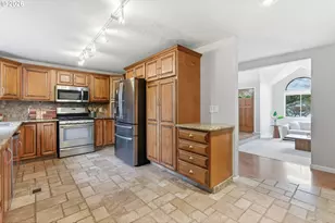 5585 NW Peregrine Pl, Portland, OR 97229 - Photo 14