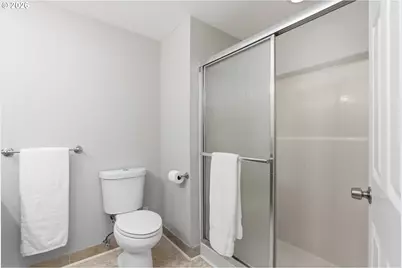 5585 NW Peregrine Pl, Portland, OR 97229 - Photo 34