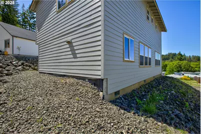 1030 Forest Heights St, Sutherlin, OR 97479 - Photo 22