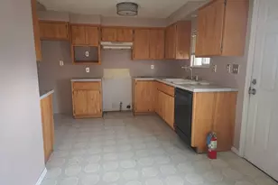 1337 NE Freemont Ave, Roseburg, OR 97470 - Photo 12