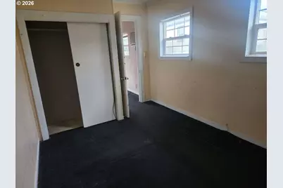 1337 NE Freemont Ave, Roseburg, OR 97470 - Photo 8