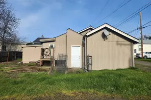 1337 NE Freemont Ave, Roseburg, OR 97470 - Photo 1