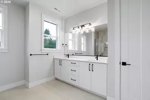 6022 SW 18th Dr, Portland, OR 97239 - Photo 34