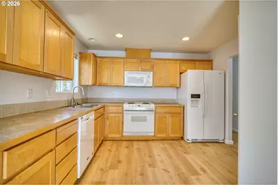 35340 Oakwood Dr, Saint Helens, OR 97051 - Photo 10